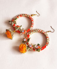 Load image into Gallery viewer, Yarn and Gotta earring with ribbon flowers