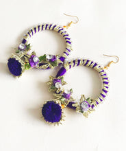 Load image into Gallery viewer, Yarn and Gotta earring with ribbon flowers