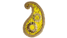 Load image into Gallery viewer, Large Paisley Velvet Mendhi Plate
