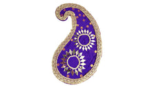 Load image into Gallery viewer, Large Paisley Velvet Mendhi Plate